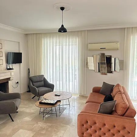 Villa Almond