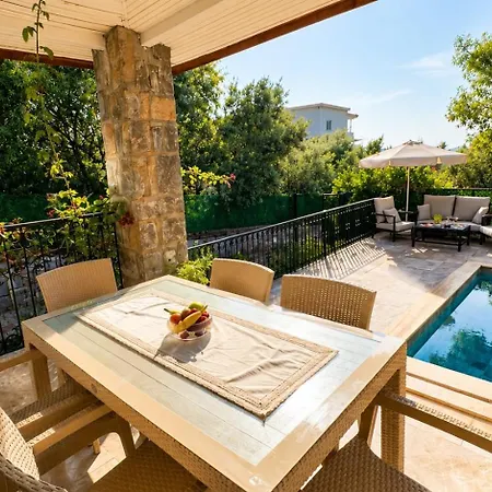 Villa Almond Uec Yatak Odali